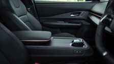 nissan_ariya_2022-22.jpg