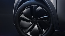 tesla_model_y_2025-27.jpg